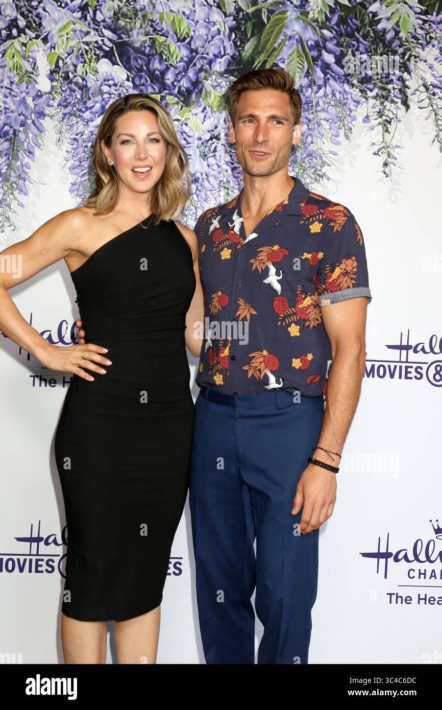 26 juillet 2018 - Beverly Hills, CA, États-Unis - LOS ANGELES - juillet 26 : Cassandra Troy, Andrew Walker à la fête d'été 2018 de Hallmark TCA sur le domaine privé le 26 juillet 2018 à Beverly Hills, CA (crédit image : © Kathy Hutchins via ZUMA Wire) Banque D'Images