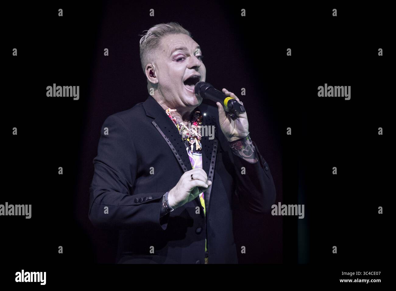 24 juillet 2018 - Toronto, Ontario, Canada - le duo anglais synthpop, composé du chanteur et compositeur ANDY BELL et du compositeur et claviériste VINCE CLARKE, a joué à guichets fermés au Queen Elizabeth Theater de Toronto. En photo : ANDY BELL, VINCE CLARKE (crédit image : © Angel Marchini via ZUMA Wire) Banque D'Images