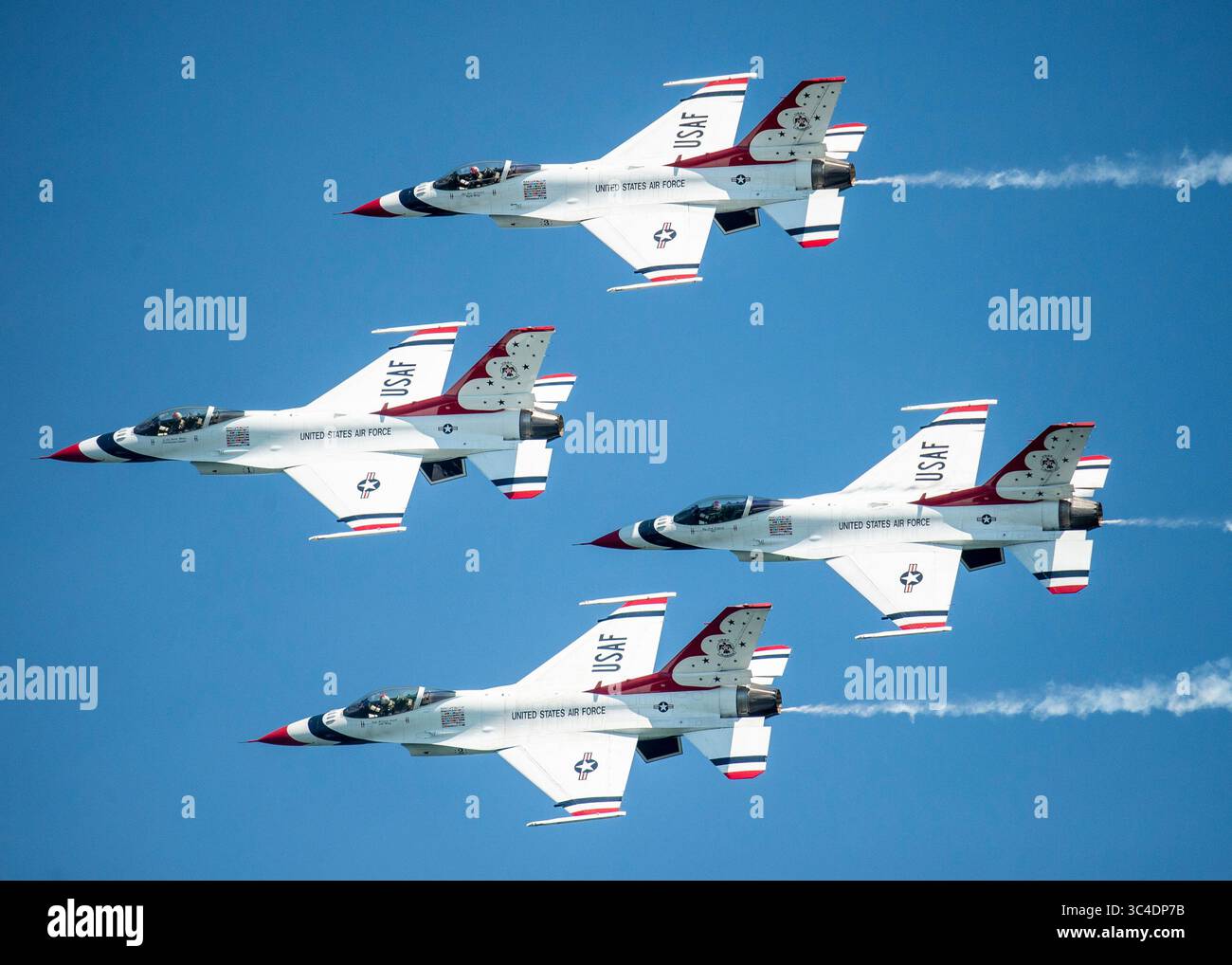 17 juin 2018 - Las Vegas, Nevada, États-Unis - depuis 1953, l'équipe des Thunderbirds est le premier escadron de démonstration aérienne des États-Unis, chargé de la mission vitale de recruter, retenir et inspirer les aviateurs passés, présents et futurs. (Crédit image : © U.S. Air Force/ZUMA Wire) Banque D'Images