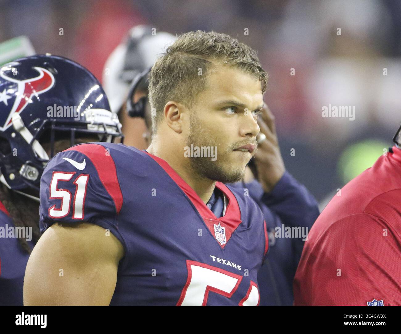 30 août 2018 - Houston, États-Unis - le linebacker des Texans de Houston Dylan Cole (51) regarde de côté lors de la première moitié d'un match de pré-saison de la NFL entre les Texans de Houston et les Cowboys de Dallas, le jeudi 30 août 2018 à Houston, Texas. (Crédit image : © Scott Coleman/ZUMA Wire) Banque D'Images