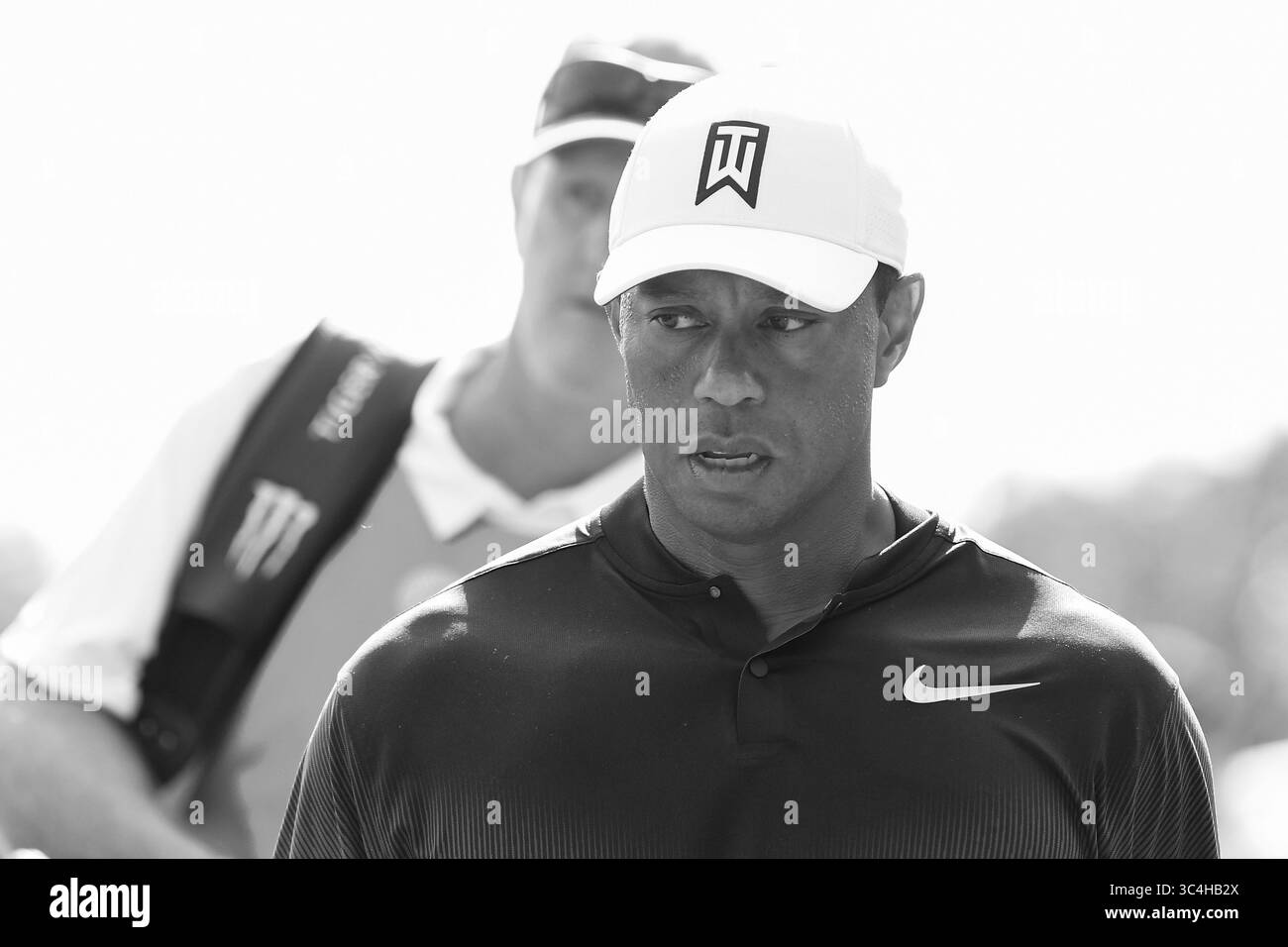 2 septembre 2018 : Tiger Woods, des États-Unis, marche vers le 16e tee box lors de la troisième manche du tournoi de golf PGA Dell technologies Championship qui se tient au TPC Boston à Norton, ma. Eric Canha/Cal Sport Media..(NOTE DE la RÉDACTION:cette image a été convertie en noir et blanc.(image crédit : &copy ; Eric Canha/CSM via ZUMA Wire) Banque D'Images