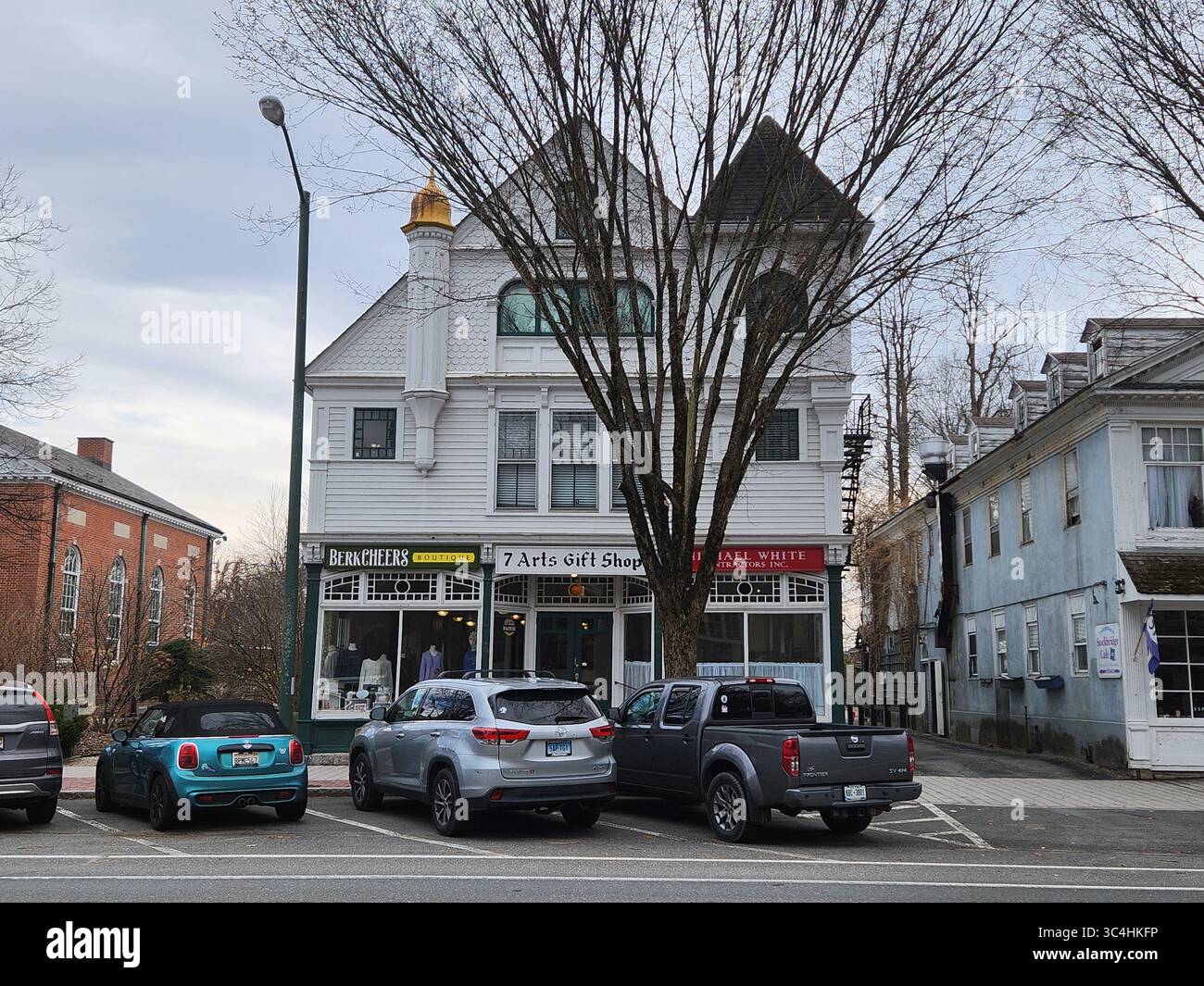 Les bâtiments réels représentés dans norman Rockets Home for Christmas (Stockbridge main Street à Noël) Banque D'Images