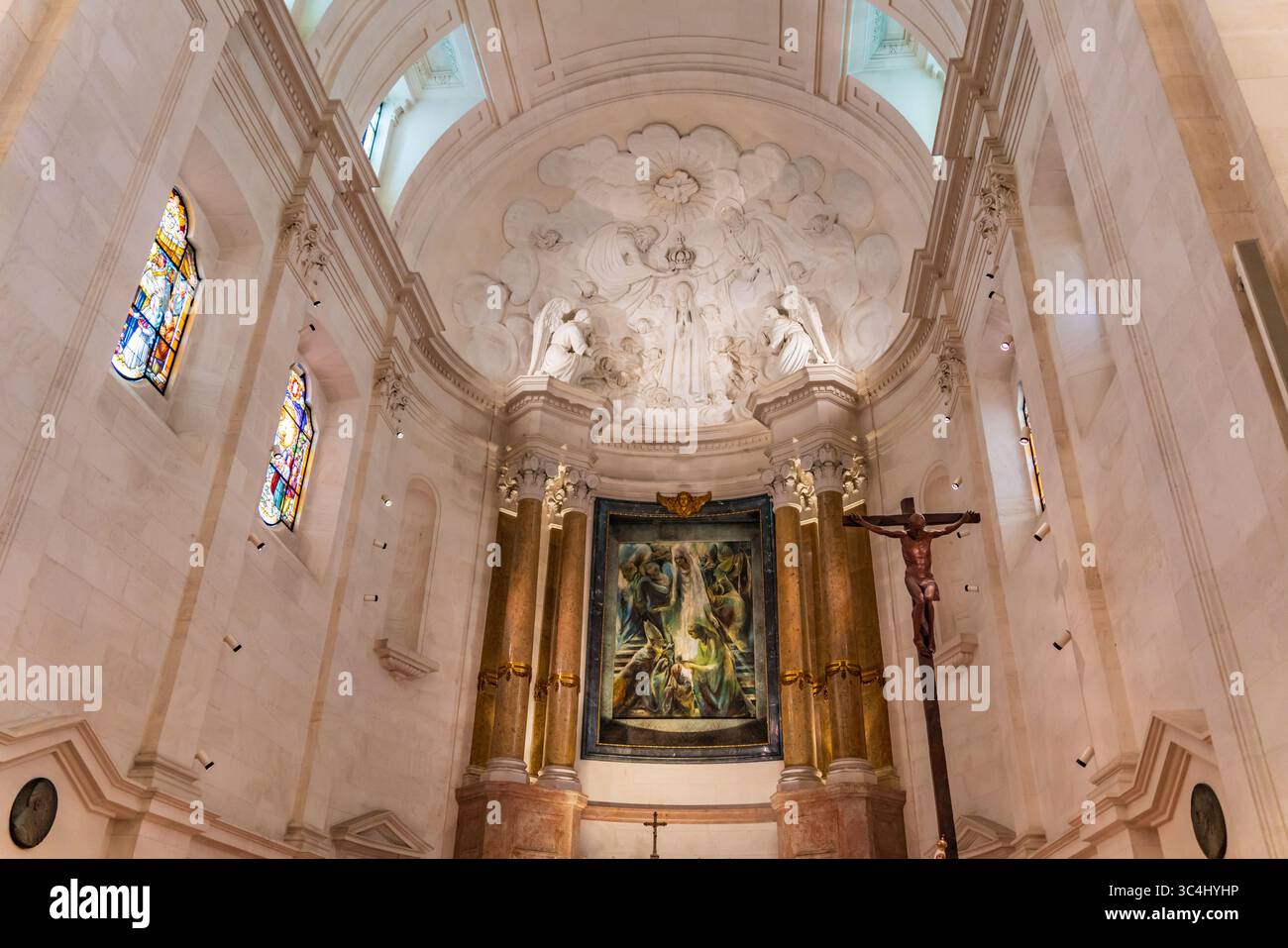 Intérieur de la basilique notre-Dame du Rosaire à Fatima, Portugal Banque D'Images