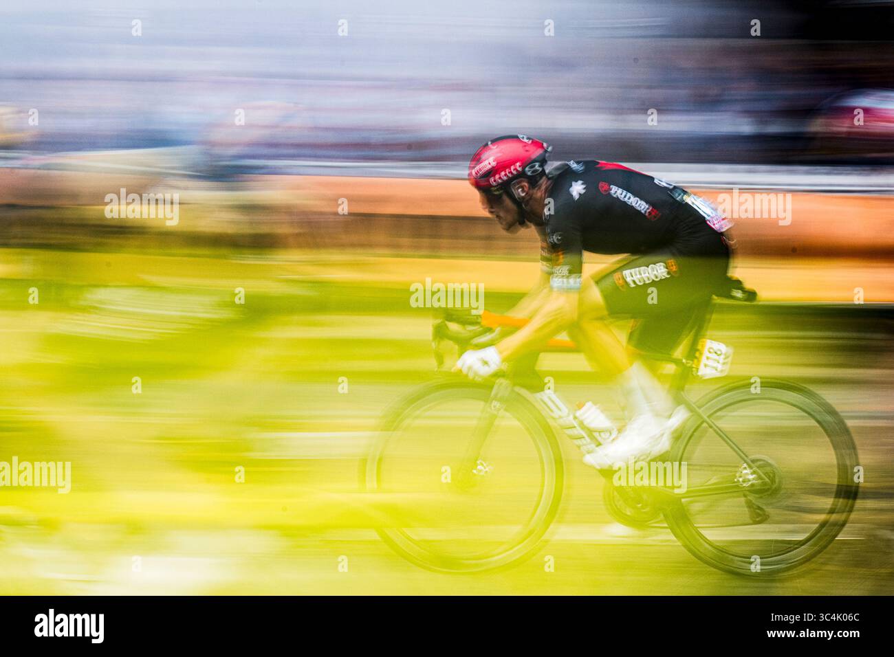 2025 Tour de France étape 21. De Mantes-la-ville à Paris champs-Élysées. Matteo Trentin - équipe cycliste TUDOR Pro. Banque D'Images