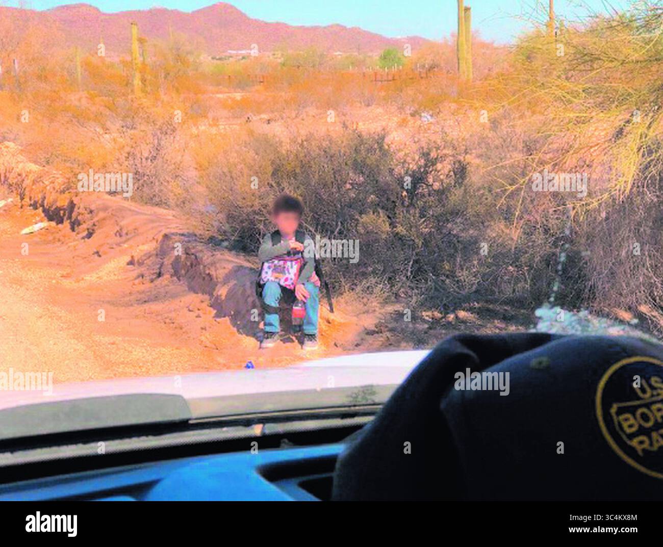 6 septembre 2018 - (06/09/2018) EE. UU. suministrÃ³ esta foto del niÃ±o cuando lo hallaron oficiales en el desierto de Arizona, 38 degrés Celsius. PROHIBIDO EL USO O REPRODUCCIÃ“N EN COSTA RICA. (Crédit image : © la Nacion via ZUMA Press) Banque D'Images