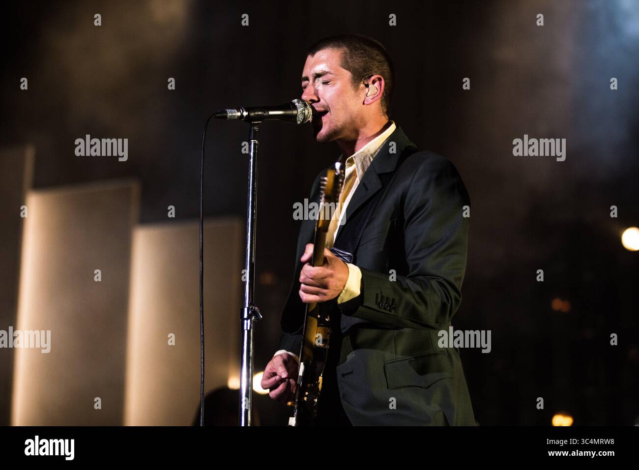 9 août 2018 - Londres, Royaume-Uni de Grande-Bretagne et d'Irlande du Nord - Arctic Monkeys se produisant à la London 02 Arena le 9 septembre 2018 à New York (crédit image : © Famous/Ace Pictures via ZUMA Press) Banque D'Images 9 août 2018 - Londres, Royaume-Uni de Grande-Bretagne et d'Irlande du Nord - Arctic Monkeys se produisant à la London 02 Arena le 9 septembre 2018 à New York (crédit image : © Famous/Ace Pictures via ZUMA Press) Banque D'Images