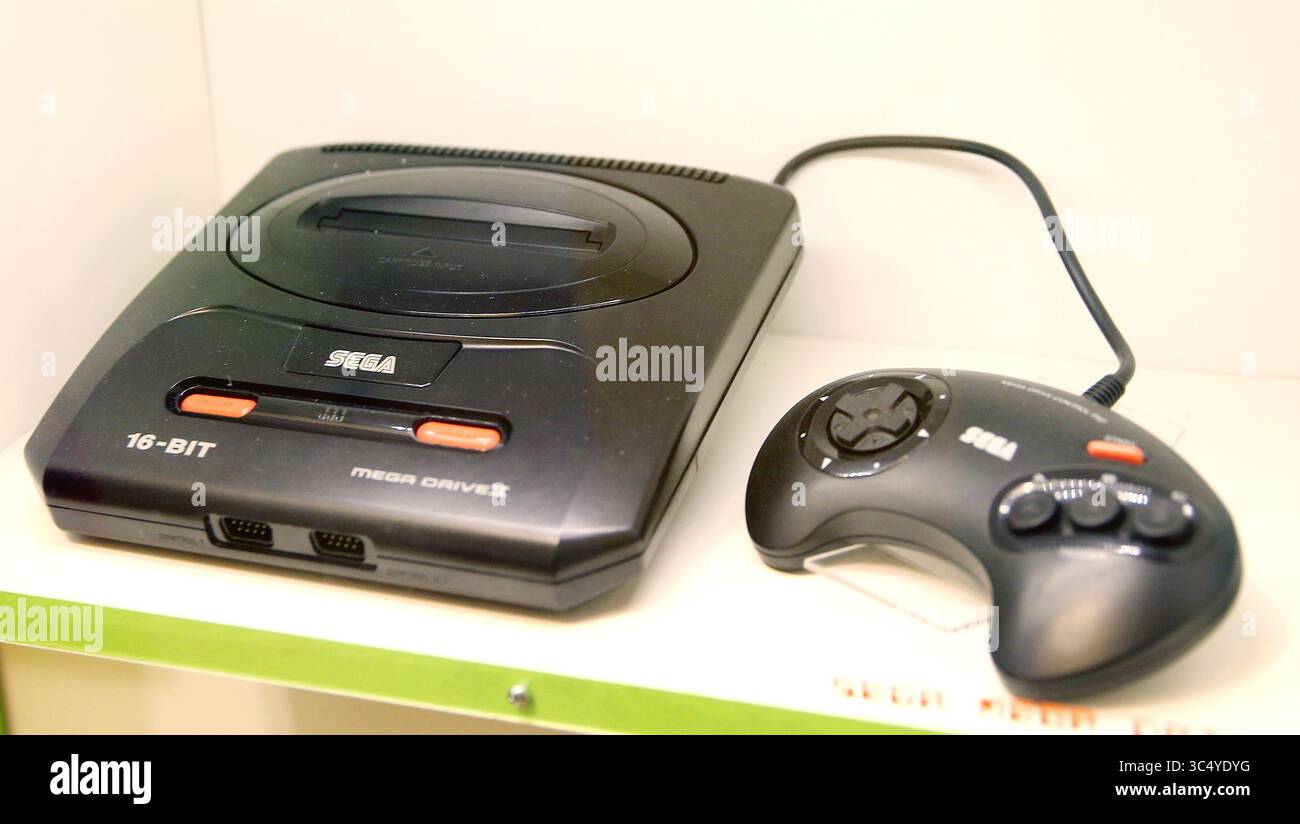 6 octobre 2017 - Kudowa Zdroj, Pologne - Sega Mega Drive II 16-bit au Musée des consoles et des jeux TV. (Crédit image : © Damian Klamka/ZUMA Wire/ZUMAPRESS.com) Banque D'Images