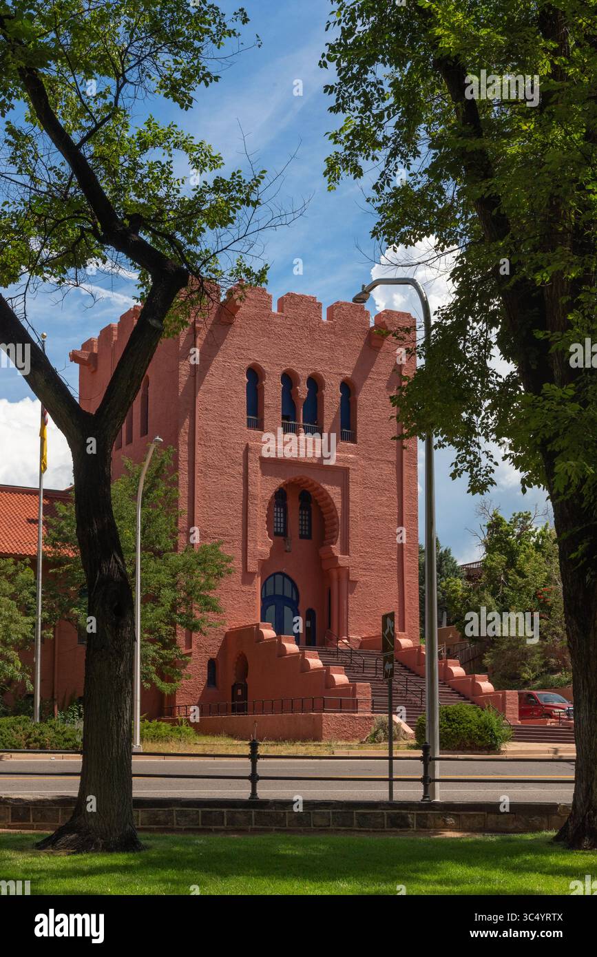 Rose adobe Scottish Rite Temple, alias Scottish Rite Cathedral, également Santa Fe Lodge of perfection, commencé 1911, achevé 1912, Santa Fe, NM, ÉTATS-UNIS. Banque D'Images