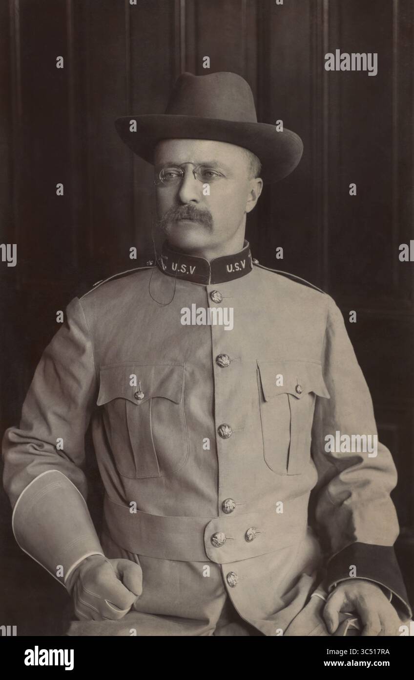 25 juin 2019, Montauk, New York, États-Unis : Colonel Theodore Roosevelt, Portrait assis en uniforme militaire, Montauk, New York, États-Unis, photographie de Frances Benjamin Johnston, août 1898 (image crédit : © JT Vintage/Glasshouse via ZUMA Wire) Banque D'Images