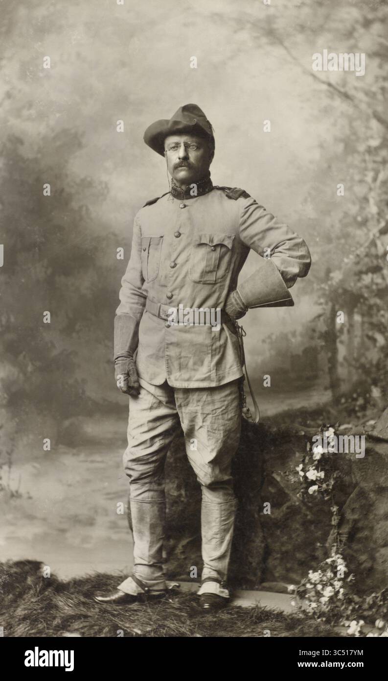 26 juin 2019, États-Unis : Colonel Theodore Roosevelt, portrait en uniforme militaire, photographie de George Gardner Rockwood, octobre 1898 (crédit image : © JT Vintage/Glasshouse via ZUMA Wire) Banque D'Images