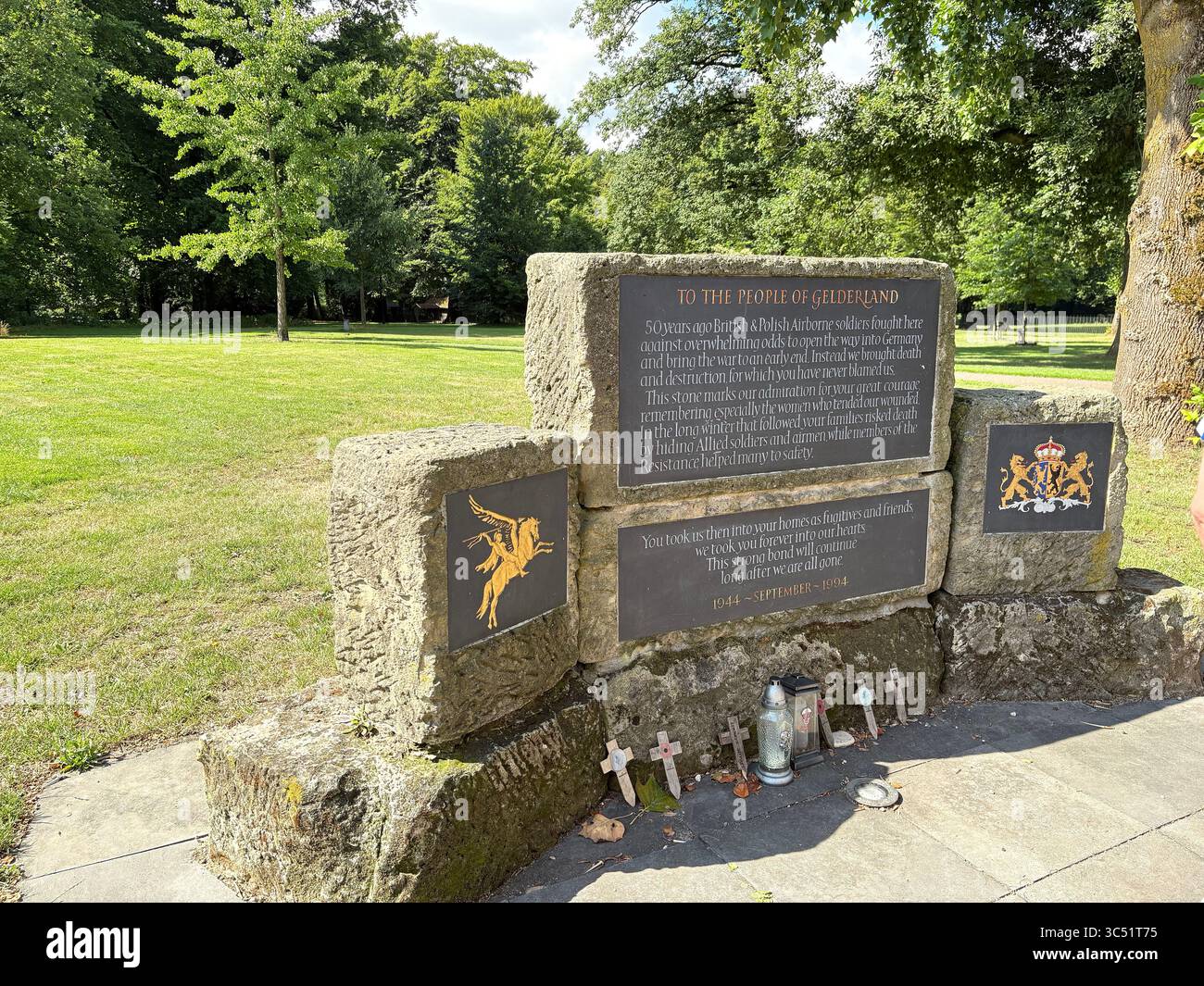 Arnhem, Allemagne 18-07-25. Airborne Museum Hartenstein, il y a une pierre gravée remerciant le peuple pour son aide pendant la 2ème guerre mondiale. C'est le cas Banque D'Images