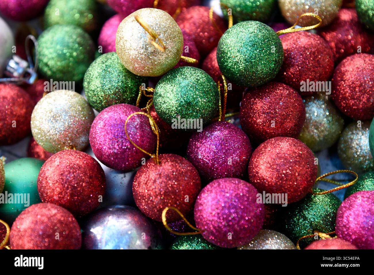 23 décembre 2019, Guwahati, Assam, Inde : articles de Noël dans un magasin avant Noël. (Crédit image : © David Talukdar/ZUMA Wire) Banque D'Images