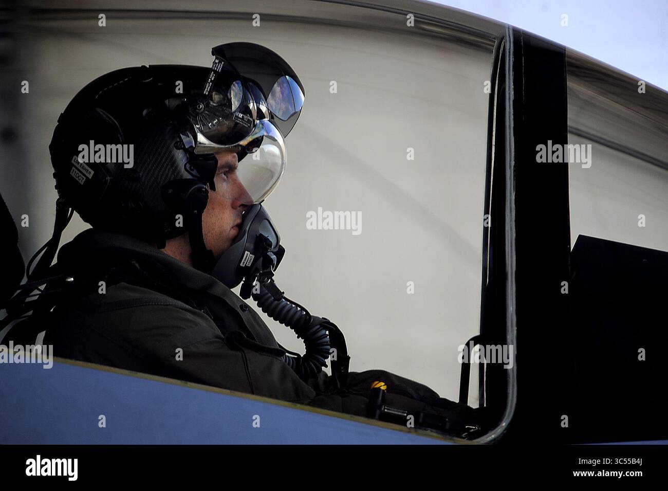 18 septembre 2012 - Eglin AFB, Floride, États-Unis - le pilote de chasse d'attaque conjoint F-35A Lightning II Lt. Col. Mike Ebner de la 33e escadre de chasse à la base aérienne d'Eglin, en Floride, prévole son avion avant de voler une mission d'entraînement locale au-dessus de la côte d'Emeraude le 18 septembre 2012. (Crédit image : © Sgt. Maître Jeremy T. Lock/USAF via ZUMA Wire/ZUMAPRESS.com) Banque D'Images