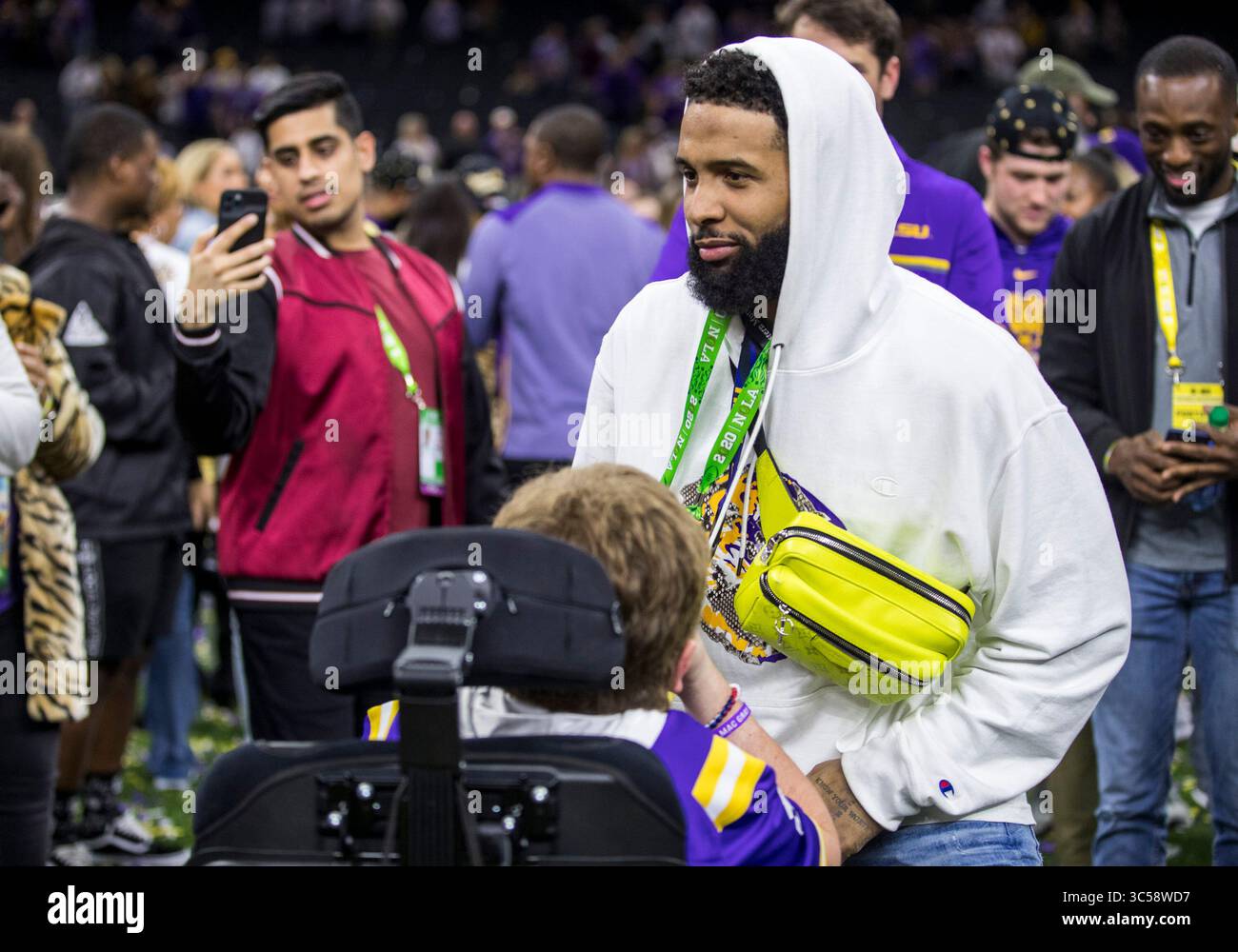 14 janvier 2020 : Odell Beckham Jr. après une action de match du championnat national de football universitaire entre les Tigers de Clemson et les Tigers de LSU au Mercedes-Benz Superdome à la Nouvelle-Orléans, en Louisiane. LSU bat Clemson 42-25. John Mersits/CSM(image de crédit : &copy ; John Mersits/CSM via ZUMA Wire) Banque D'Images