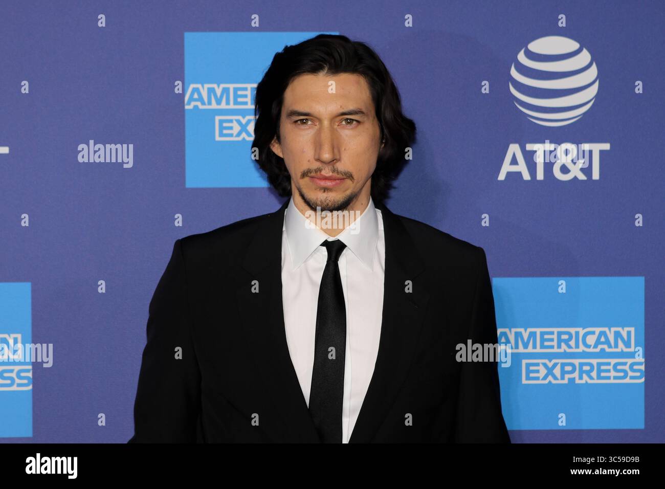2 janvier 2020, Palm Springs, Californie, États-Unis : Star Wars Kylo Ren acteur matrimonial, PILOTE ADAM sur le tapis rouge lors de la soirée des Gala Awards au 31e Festival international du film de Palm Springs. (Crédit image : © Dane Andrew/ZUMA Wire) Banque D'Images