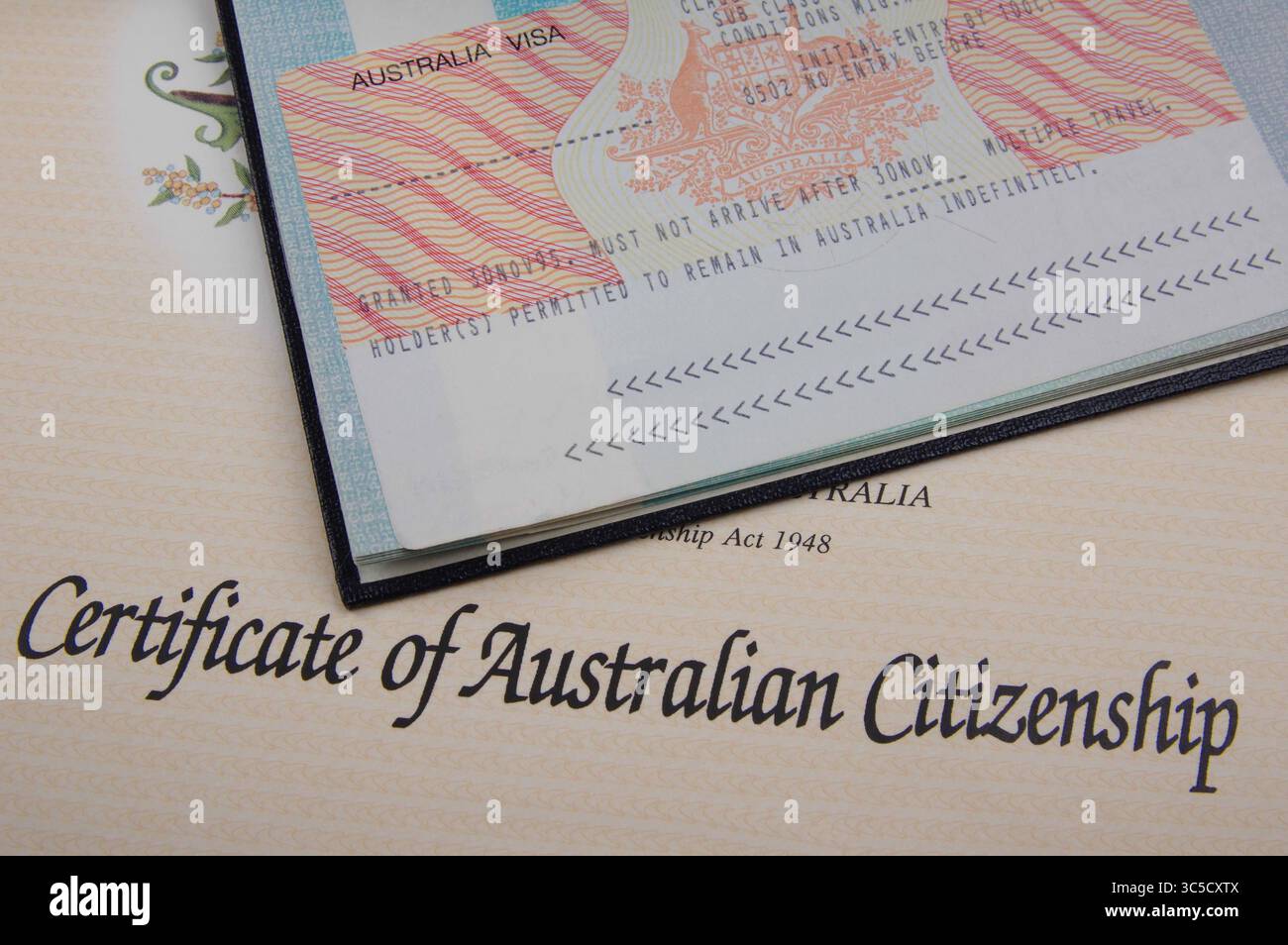 certificat de citoyenneté australienne avec un visa de résident australien Banque D'Images
