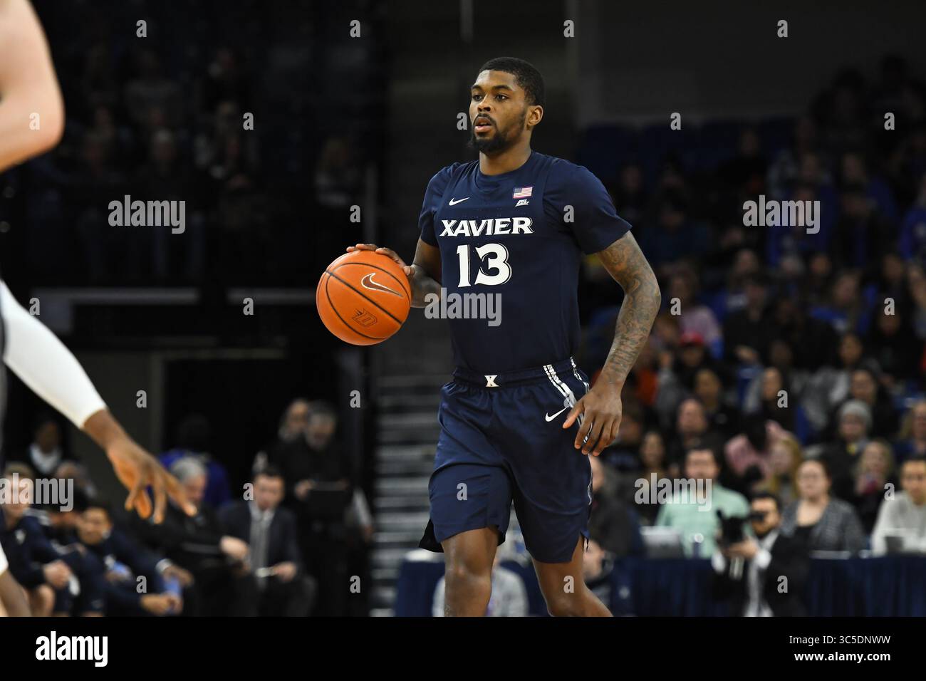 04 février 2020 : Naji Marshall (13 ans), attaquant des mousquetaires de Xavier, fait monter la balle sur le terrain lors du match de la Big East Conference NCAA entre DePaul vs Xavier à Wintrust Area à Chicago, Illinois. Dean Reid/CSM.(image de crédit : &copy ; Dean Reid/CSM via ZUMA Wire) Banque D'Images