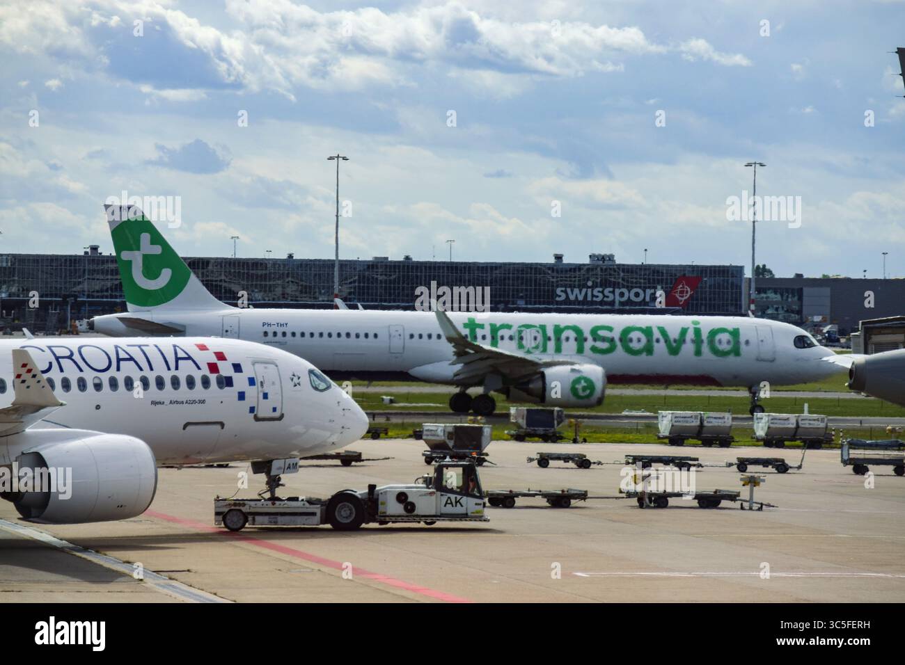 Amsterdam, pays-Bas, 29 juillet 2025. Tarmac occupé à l'aéroport de Schiphol. Crédit : Dimitris Aspiotis/Alamy Banque D'Images