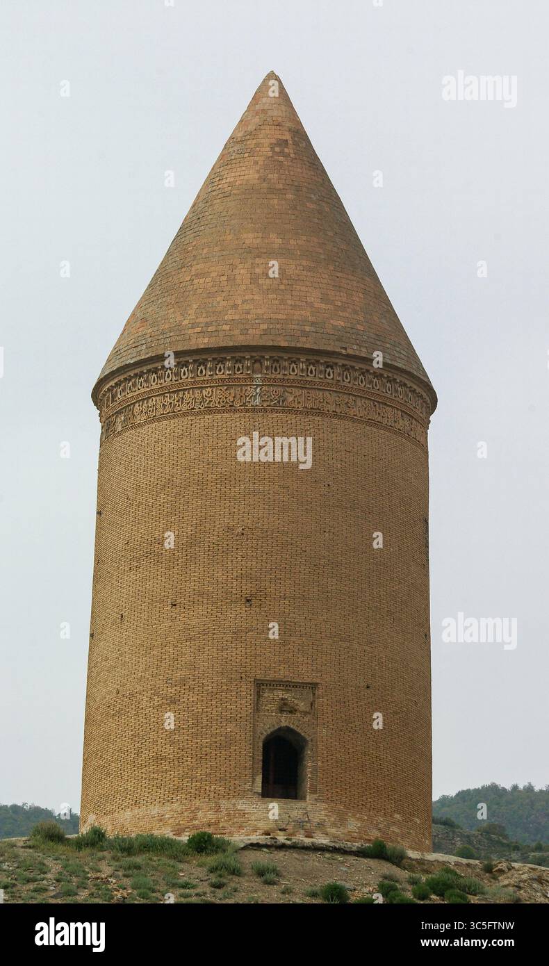 Radkan Ouest, tour tombeau, , daté de 1016 EC, Mazanderan, Iran Banque D'Images