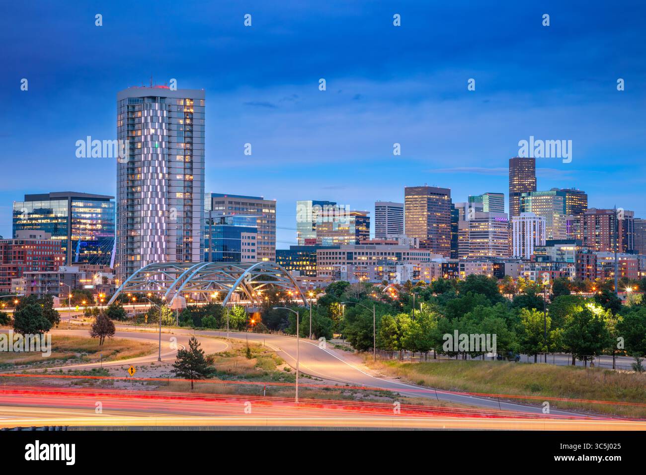 Denver, Colorado, États-Unis. Image de paysage urbain de Denver skyline, Colorado, États-Unis à l'heure bleue du crépuscule. Banque D'Images