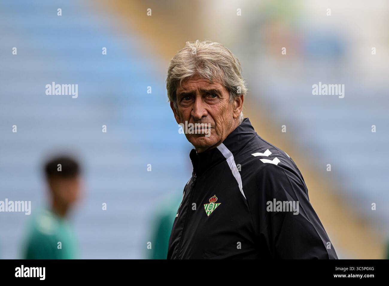 Le manager Manuel Pellegrini (manager Real Betis) regarde avant le match amical de pré-saison entre Coventry City et Real Betis Balompié à la Coventry Building Society Arena, Coventry le mercredi 30 juillet 2025. (Photo : Kevin Hodgson | mi News) crédit : MI News & Sport /Alamy Live News Banque D'Images