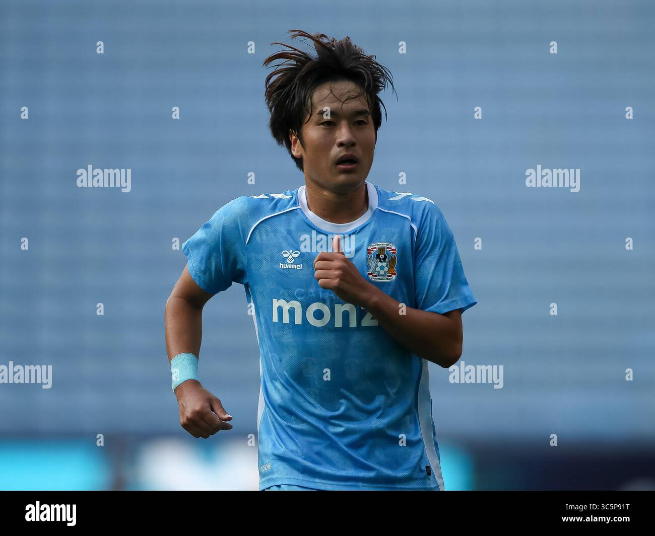 Coventry, Royaume-Uni. 30 juillet 2025. Tatsuhiro Sakamoto de Coventry City lors du match entre Coventry City et Real Betis dans un match amical de pré-saison à la CBS Arena. Crédit : Mitch Davidson/Alamy Live News Banque D'Images