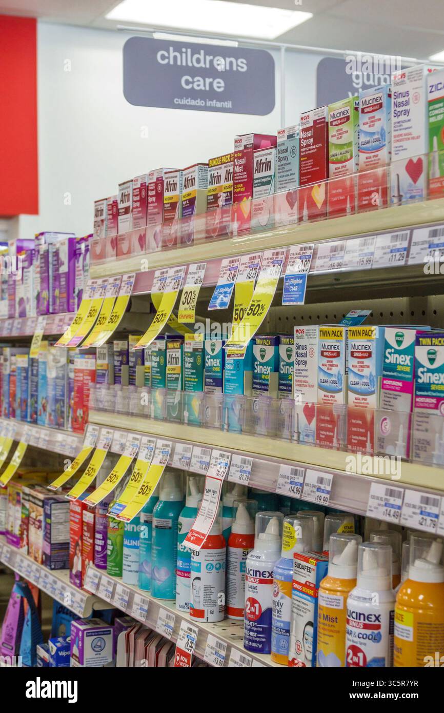 Miami Beach Florida, South Beach, Washington Avenue, pharmacie CVS Pharmacy, intérieur, étagères de vente d'affichage, sprays nasaux pour enfants et médicat froid Banque D'Images