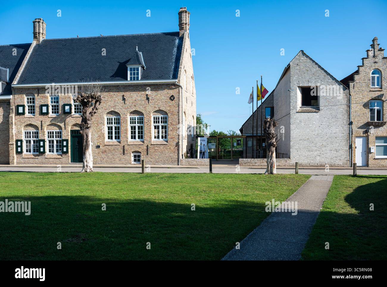 Panneau routier de Lo, partie de Lo Reninge, Flandre occidentale, Belgique 8 juillet 2025 Banque D'Images
