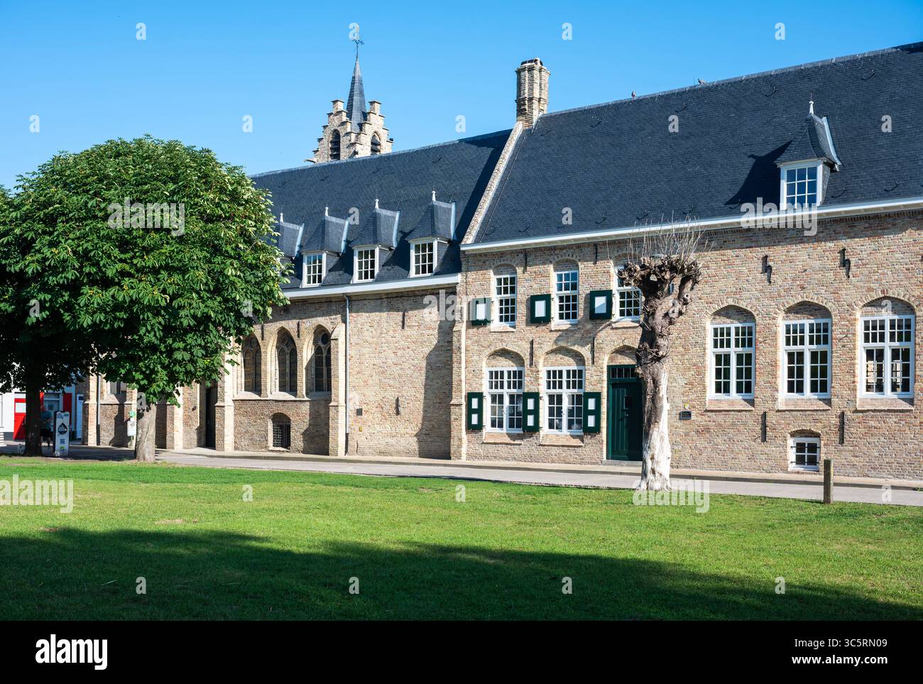 Panneau routier de Lo, partie de Lo Reninge, Flandre occidentale, Belgique 8 juillet 2025 Banque D'Images