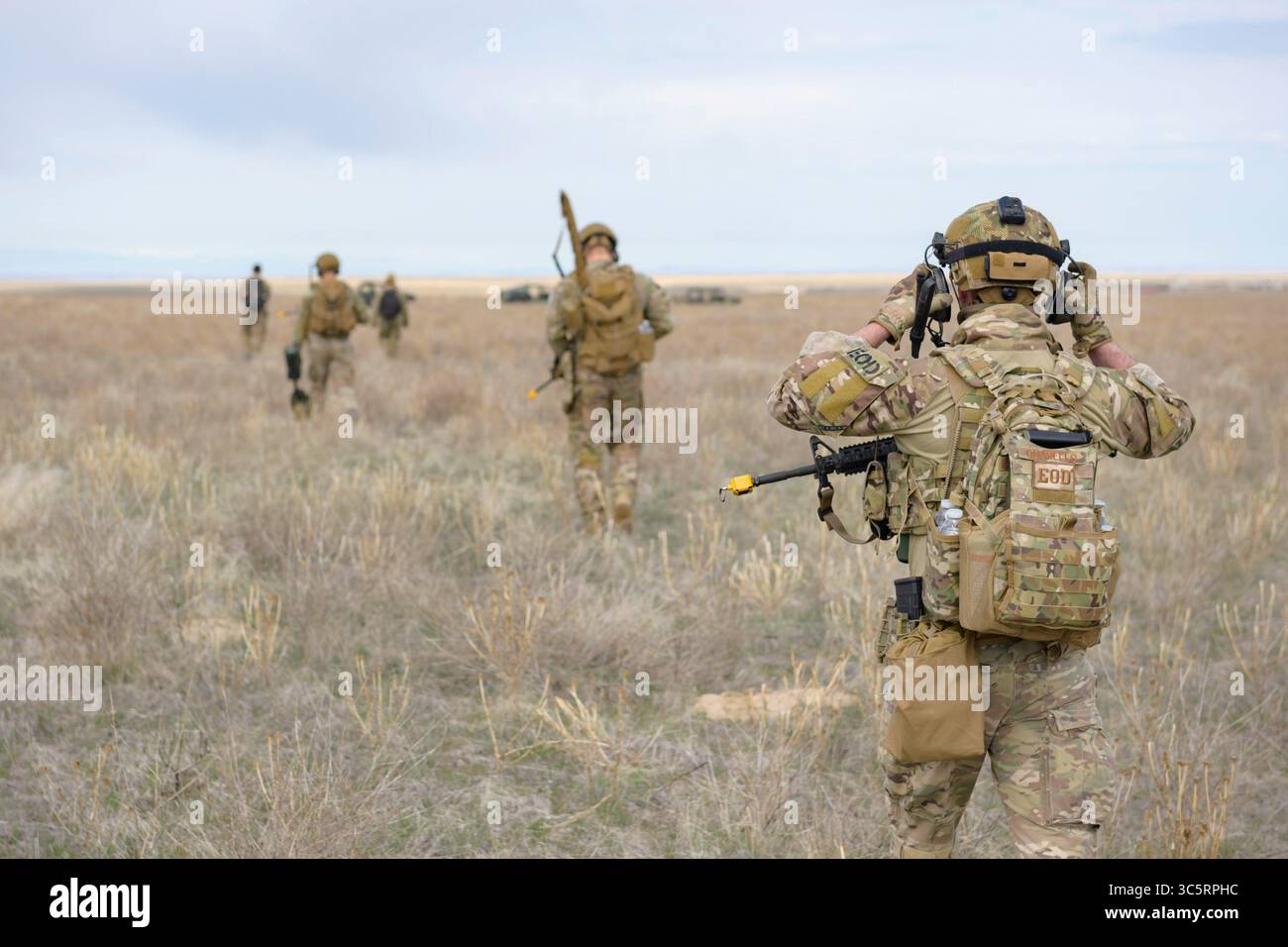 20 mars 2020 - Mountain Home Air Force base, Idaho, États-Unis - Joseph Quarello, aviateur principal, technicien en élimination des explosifs du 366th civil Engineer Squadron, et son équipe mènent un exercice d'entraînement, le 20 mars 2020, à la Mountain Home Air Force base. Cette formation a été utilisée pour permettre au ces 366 EOD d'affiner leurs besoins en compétences pour le déploiement. (Crédit image : © U.S. Air Force/ZUMA Wire/ZUMAPRESS.com) Banque D'Images