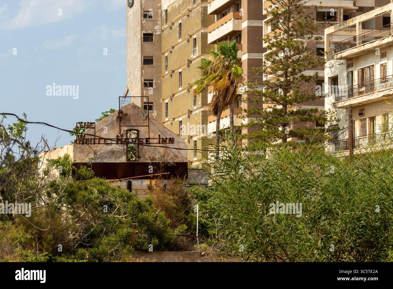 Varosha quartier de Famagouste, abandonné après l'invasion turque en 1974 Banque D'Images