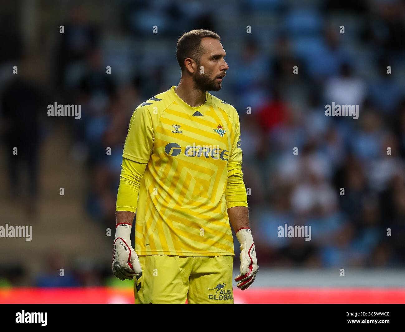 Coventry, Royaume-Uni. 30 juillet 2025. Pau López du Real Betis lors du match entre Coventry City et Real Betis dans un match amical de pré-saison à la CBS Arena. Crédit : Mitch Davidson/Alamy Live News Banque D'Images