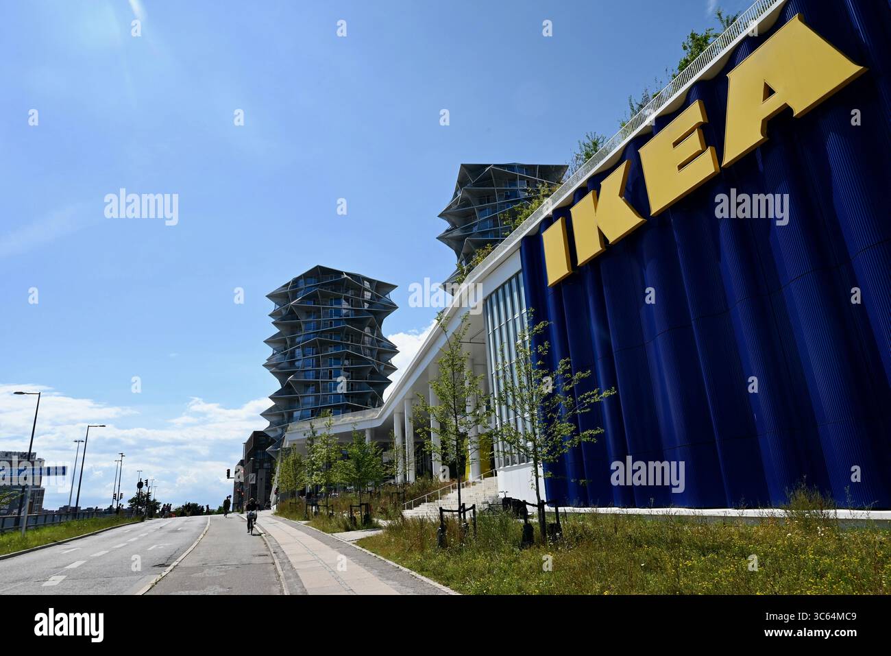 Kaktus Towers : Prickly architecture à copenhague danemark avec le magasin IKEA à côté Banque D'Images
