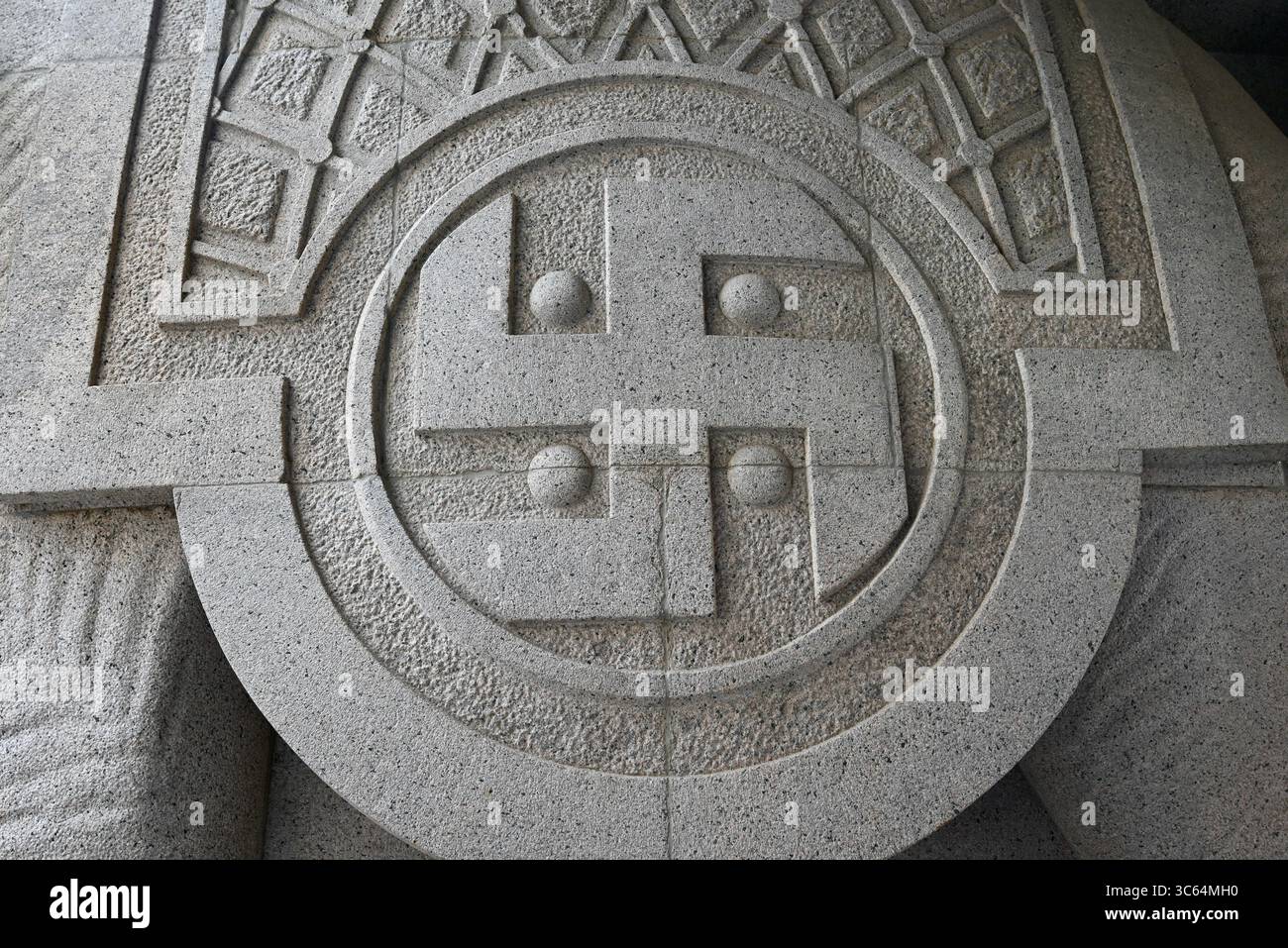 Tour d'éléphant, Carlsberg avec éléphants en pierre sculptée et ornements pré-nazis Swastika Banque D'Images