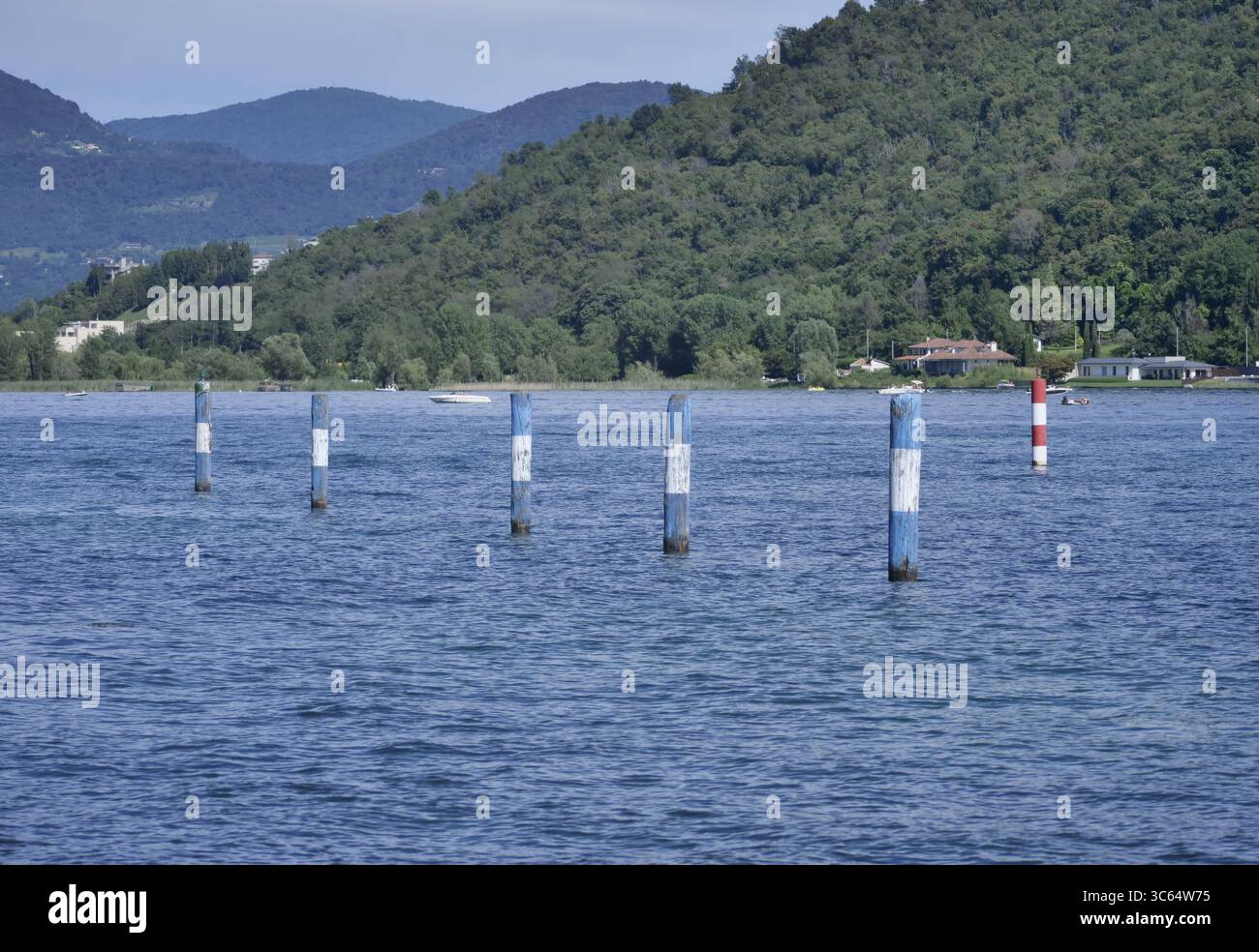 Ville de Sarnico sur le lac d'Iseo, Bergame, Lombardie, Italie Banque D'Images