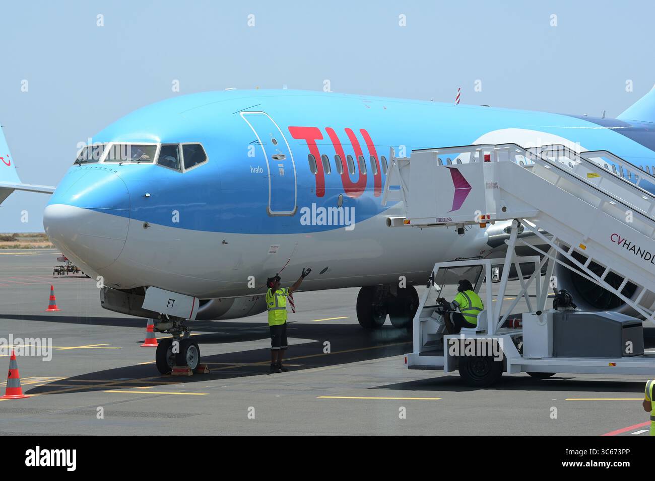 Avion TUI à l'aéroport international Amilcar Cabral à Sal Cap Vert Afrique Banque D'Images
