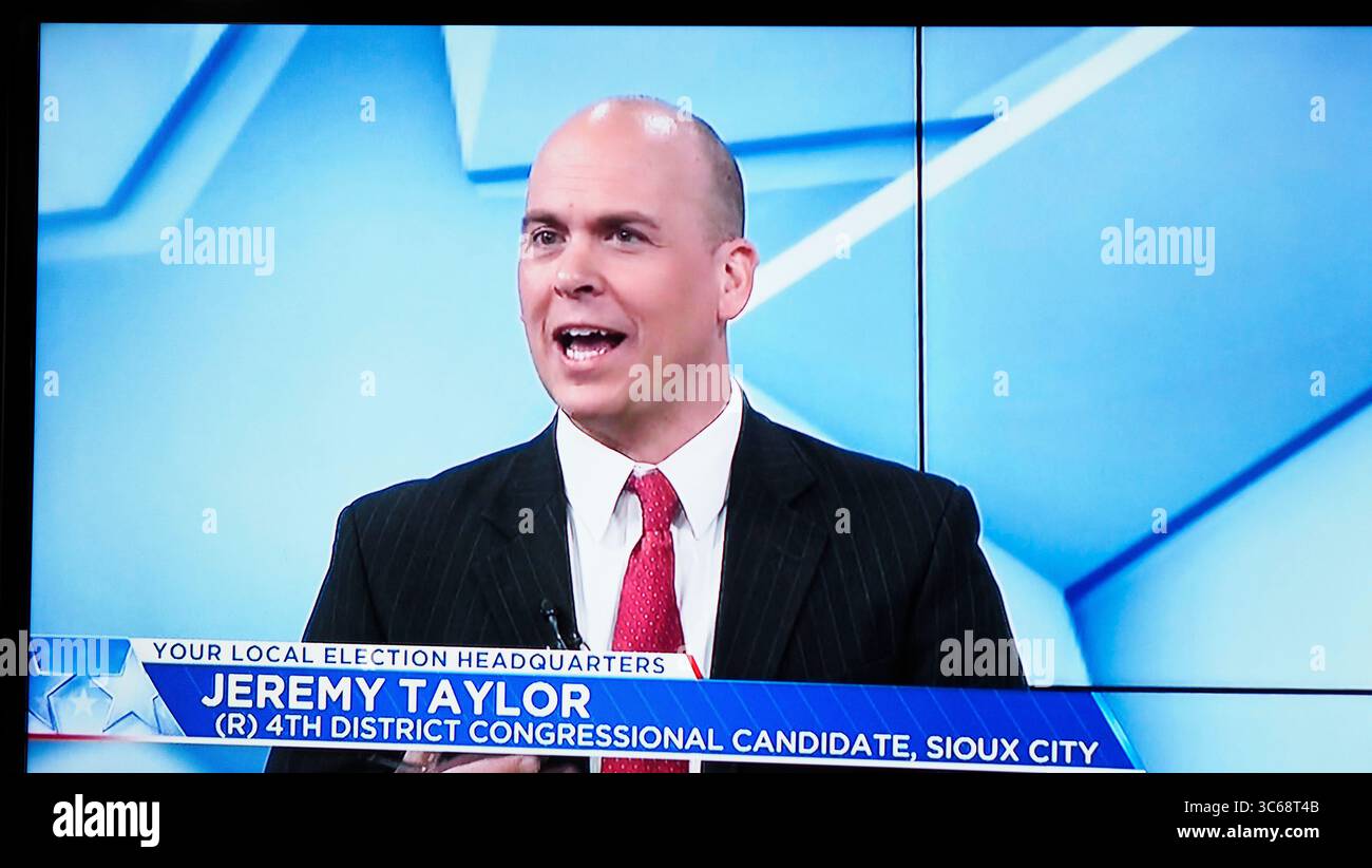26 mai 2020, Sioux City, IOWA, États-Unis : JEREMY TAYLOR, candidat du quatrième district du Congrès de l'Iowa, répond à une question lors d'un débat télévisé. En raison du COVID-19, différents diffuseurs de médias de la région couvrant le nord-ouest de l'Iowa organisent un débat télévisé à différents jours des candidats républicains du Congrès du 4e district de l'Iowa primaire à la primaire de l'Iowa du 2 juin 2020. Les décors sont fermés au public. Cette émission a été télévisée le mardi 26 mai 2020 et vue dans la région de Sioux City, Iowa. (Crédit image : © Jerry Mennenga/ZUMA Wire) Banque D'Images