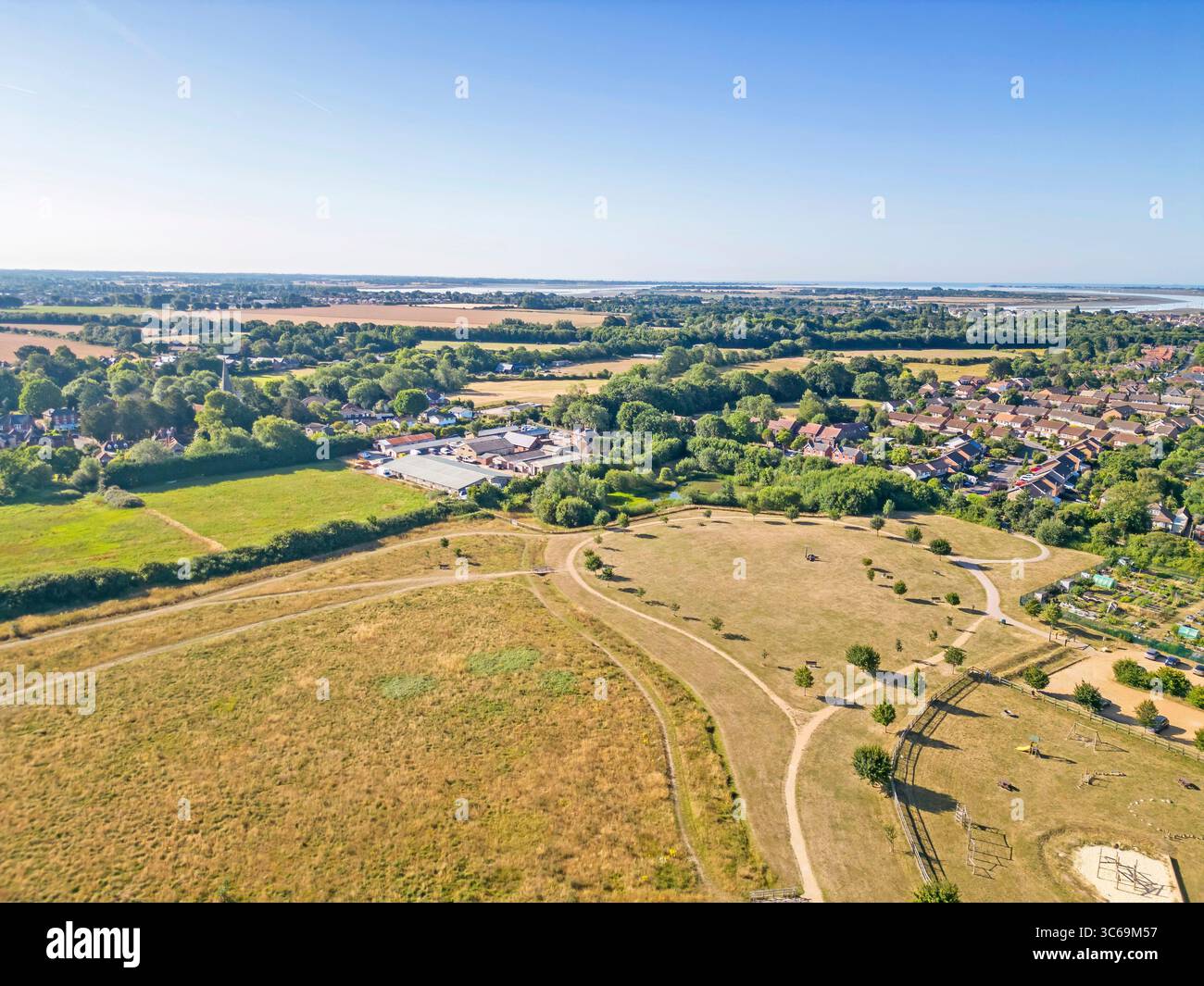 Vue aérienne des prairies agricoles du hampshire un espace ouvert public de 42 acres à Havant Banque D'Images