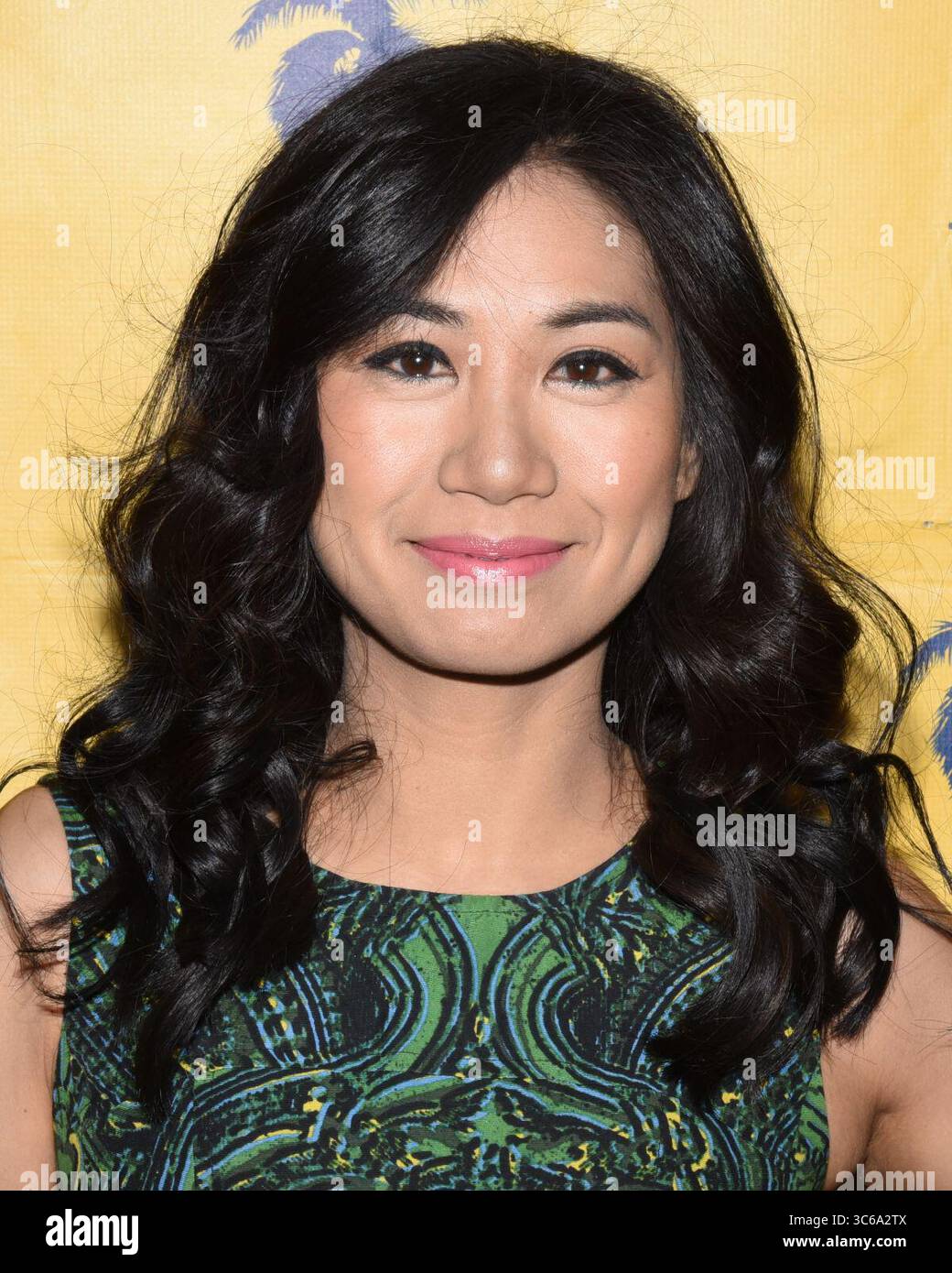 28 avril 2018, Beverly Hills, Californie, États-Unis : Liza Lapira arrive au 13e Festival du film juif de Los Angeles LA première de ''The Samuel Project'' au Laemmle Music Hall le samedi 28, 2018. (Crédit image : © Billy Bennight/ZUMA Wire) Banque D'Images