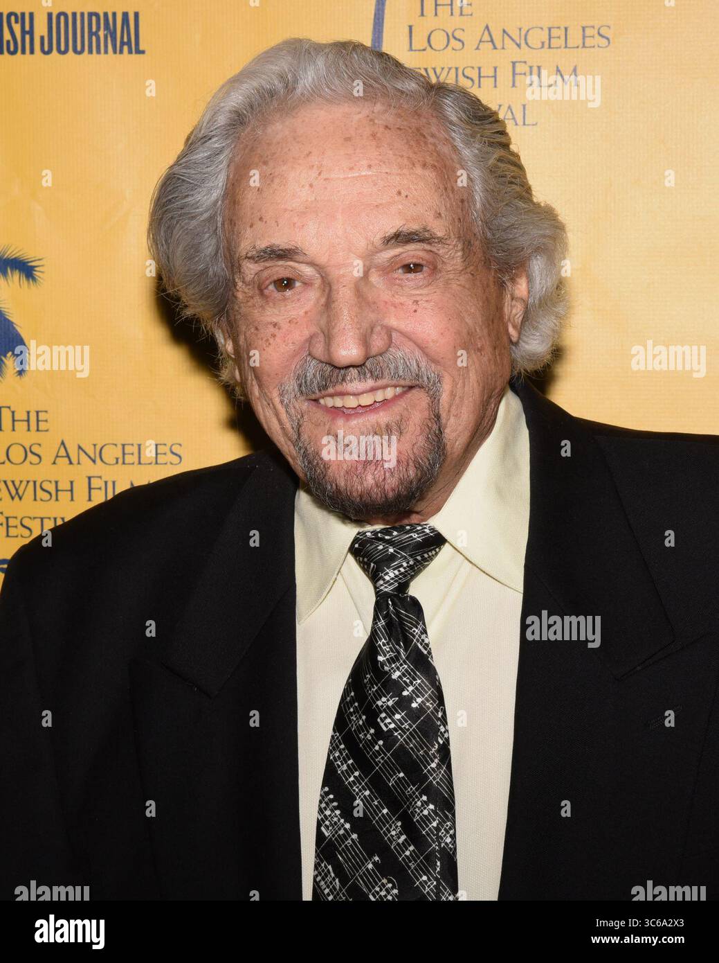 28 avril 2018, Beverly Hills, Californie, États-Unis : Hal Linden arrive au 13e Festival annuel du film juif de Los Angeles LA première de ''The Samuel Project'' au Laemmle Music Hall le samedi 28, 2018. (Crédit image : © Billy Bennight/ZUMA Wire) Banque D'Images