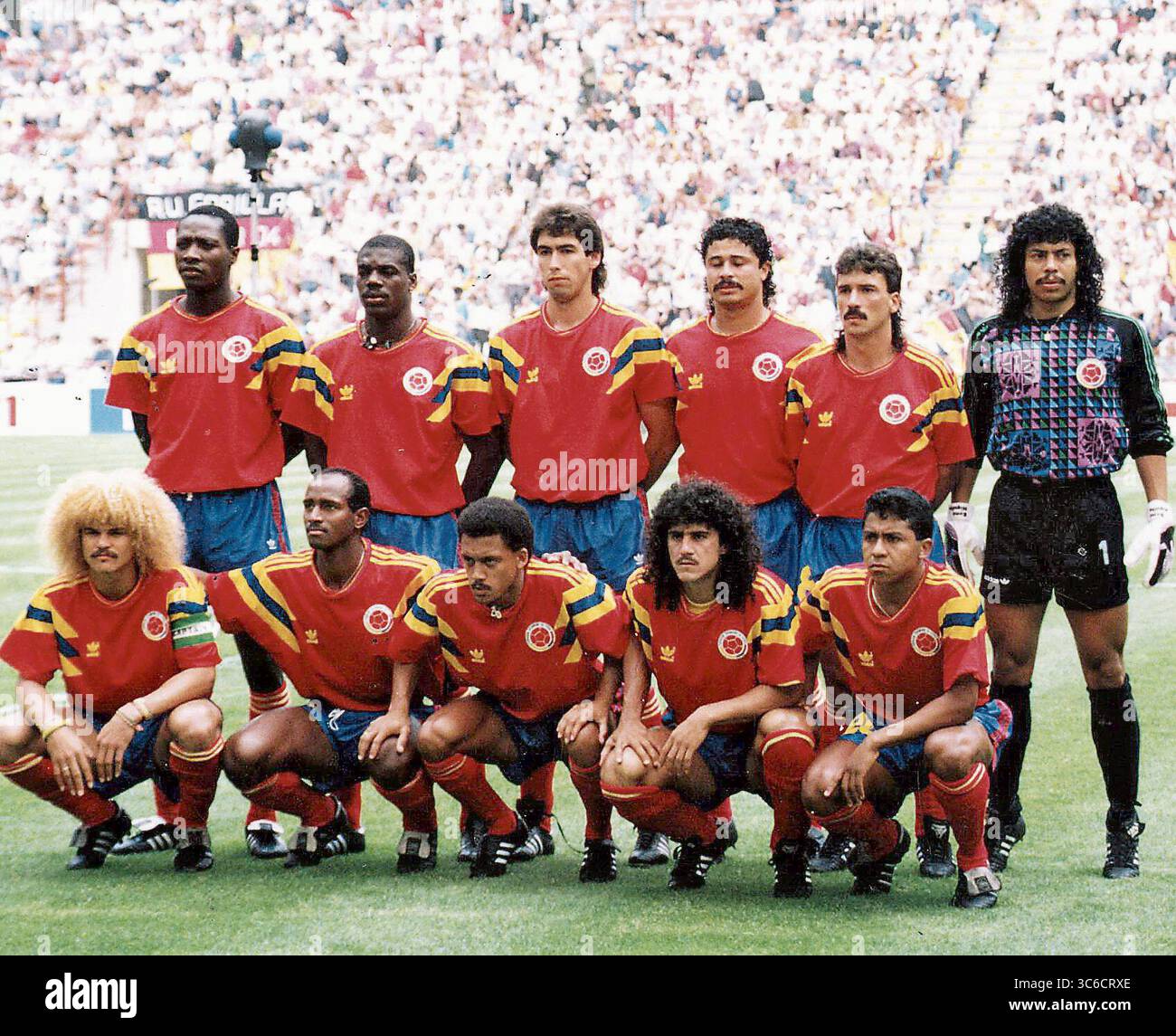 29 juin 2004, ITALIE : (ARCHIVO) Julio de 1990. Enfrentamiento de entre la seleccion Colombia contra Alemania para los cuartos de final del Mundial de Futbol Italia 90, el partido quedo empatado 1-1. Aparece el equipo (Arriba de izq a der) Freddy Rincon, Luis Carlos Perea, ndres Escobar, Gildardo Gomez, Gabriel Jaime Gomez et René Higuita. (Abajo de izq a der) Carlos Valderrama, Carlos Enrique Estrada, Luis Fernando Herrera, Leonel Alvarez y Luis Alfonso Fajardo [OPACO] (crédit image : © El Tiempo/GDA via ZUMA Wire) Banque D'Images