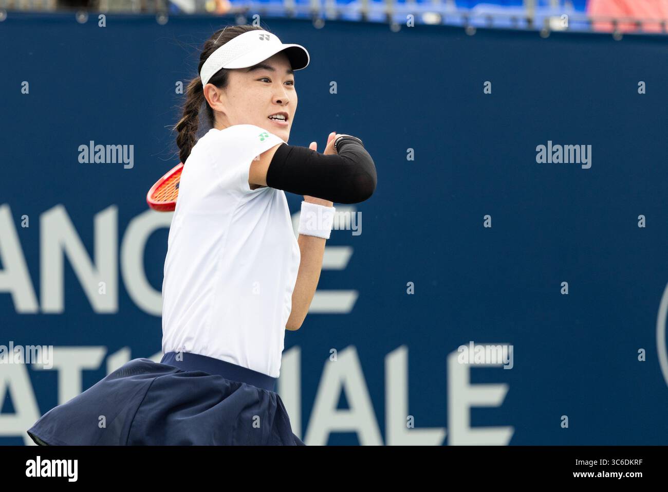 Montréal, Québec, Canada. 31 juillet 2025. Lin ZHU de Chine dans le deuxième set contre Susan Lamens des pays-Bas dans la ronde de 32 à l'Open canadien au stade IGA de Montréal, Québec, Canada le 2025-07-31 (image crédit : © Yannick Legare/ZUMA Press Wire) USAGE ÉDITORIAL SEULEMENT ! Non destiné à UN USAGE commercial ! Banque D'Images