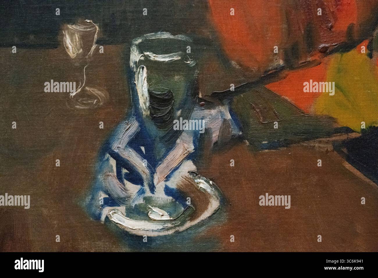 Peinture appelée au lapin Agile par Pablo Picasso au musée d'art MET DE New York, image recadrée ne montrant que le verre et la main Banque D'Images
