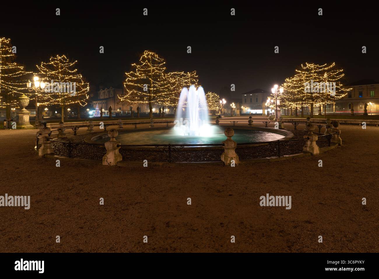 Prato della Valle Square à Padoue (Padoue), Italie Banque D'Images