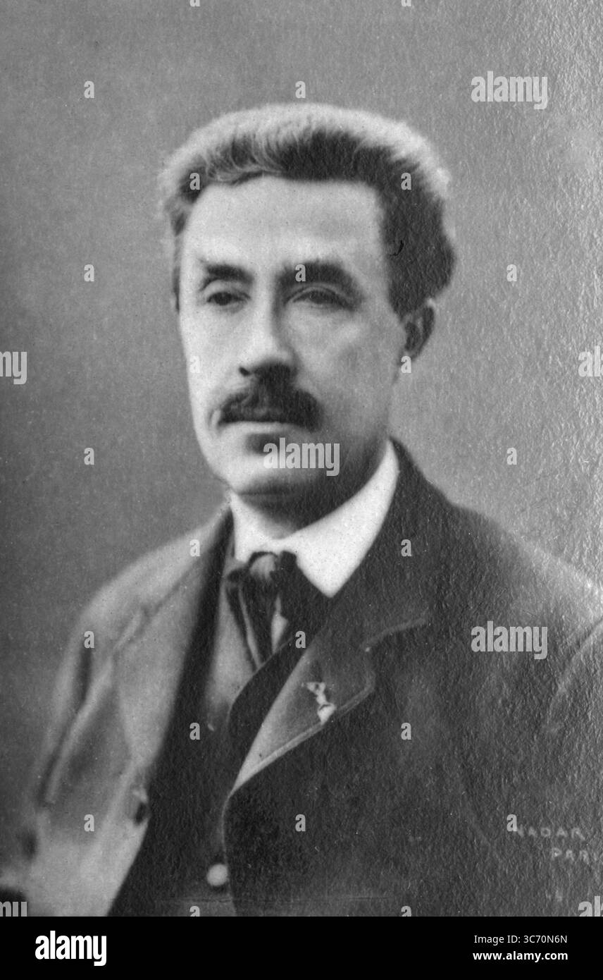 Emmanuel Frémiet, sculpteur français (6 décembre 1824 - 1910), vécut et mourut à Paris. Il est célèbre pour sa sculpture de Jeanne d'Arc à Paris et le monument à Ferdinand de Lesseps à Suez. Il devient membre de l'Acadmie des Beaux-Arts en 1892, puis professeur de dessin animalier au Muséum d'histoire naturelle de Paris. ©2007 TopFoto Banque D'Images