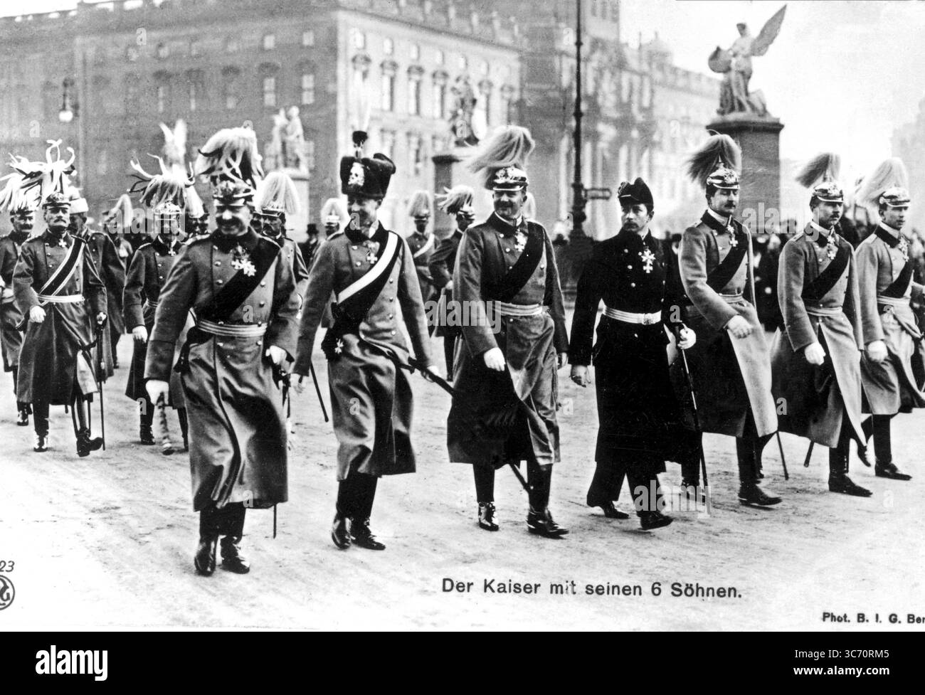 Kaiser Guillaume II et ses six fils 1913 Banque D'Images