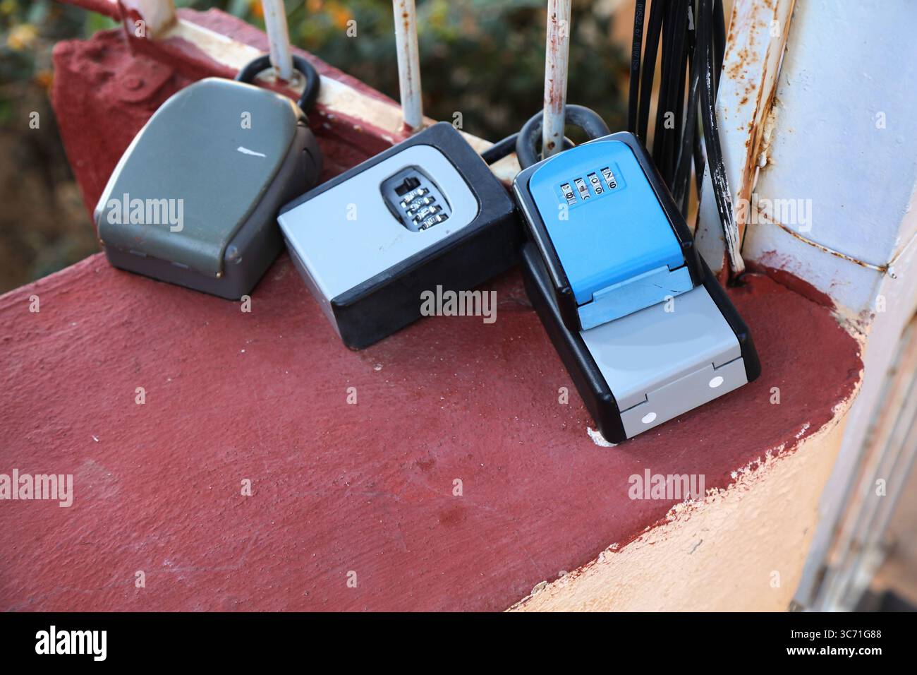 Coffres-forts pour clés d'appartement de location de vacances à Alicante, Espagne. Enregistrement automatique avec une clé du coffre-fort. Banque D'Images