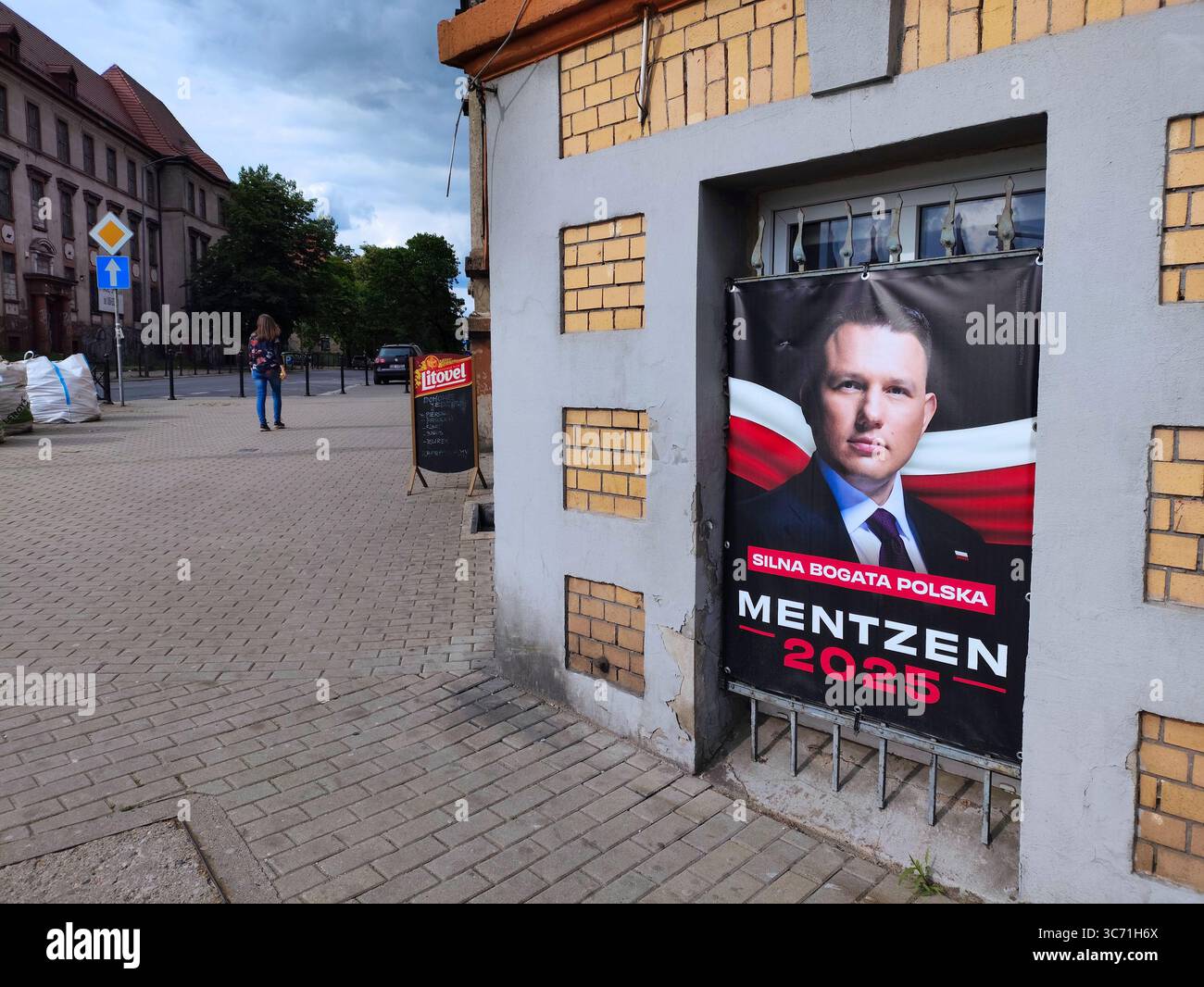 BYTOM, POLOGNE - 24 MAI 2025 : Slawomir Mentzen candidat à l'élection présidentielle affiche dans une rue de Bytom, Pologne. Banque D'Images