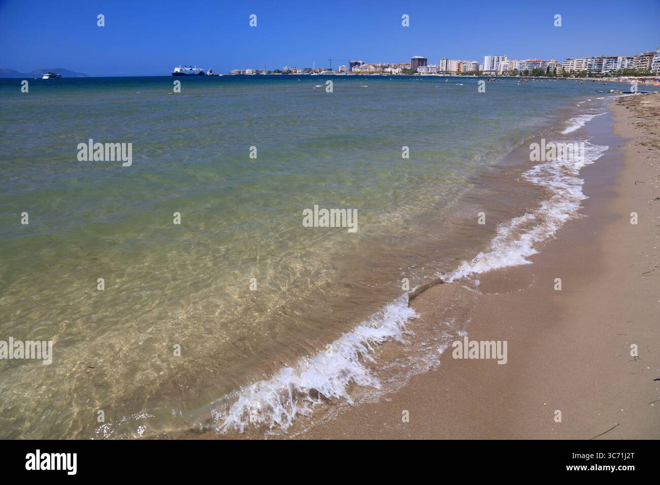 Vlore, Albanie. Journée ensoleillée à Plazhi i Ri plage à Vlore. Banque D'Images