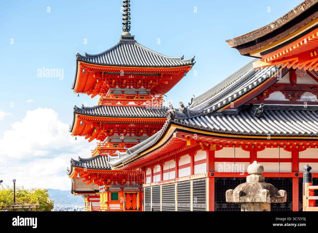 Pagode colorée du temple Kiyomizu-dera à Kyoto, Japon Banque D'Images